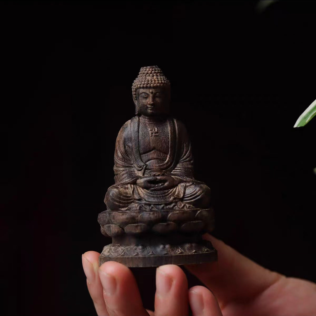 Agarwood Seated Buddha Figurine – Vairocana, Lotus Base, 9cm