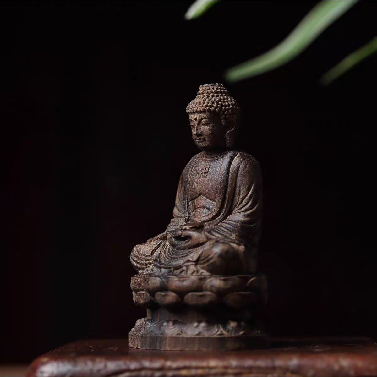 Agarwood Seated Buddha Figurine – Vairocana, Lotus Base, 9cm